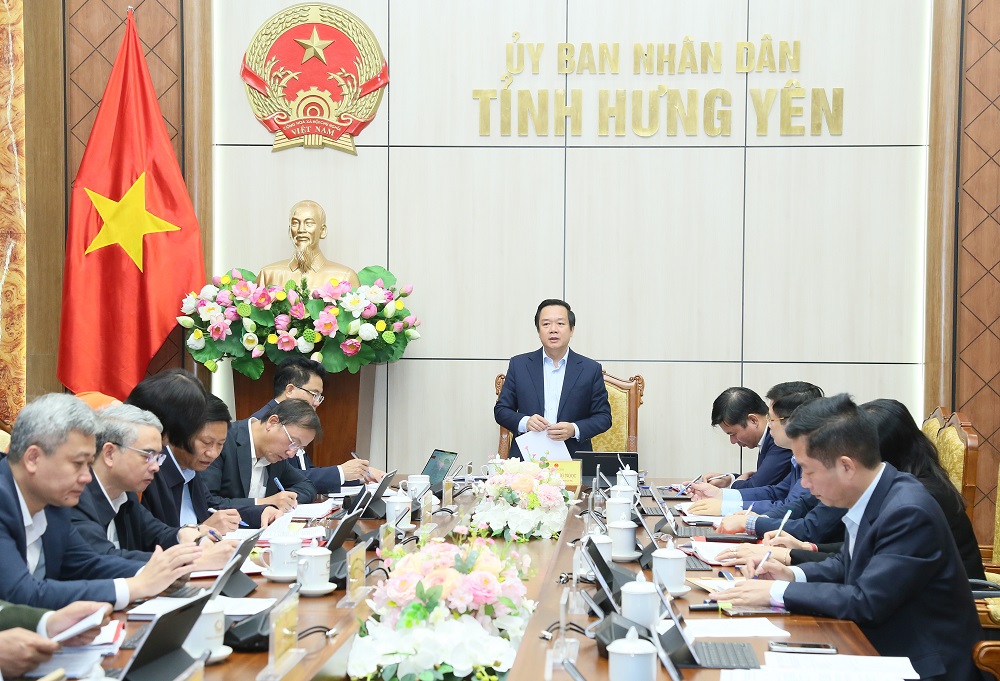   UBND tỉnh họp phiên thường kỳ tháng 11 và hội nghị trực tuyến với các địa phương