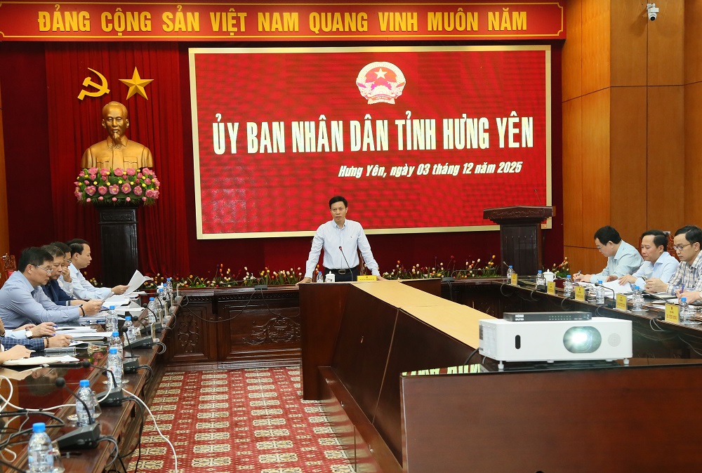   Phó Chủ tịch UBND tỉnh Lại Văn Hoàn kiểm tra tiến độ triển khai dự án đầu tư xây dựng tuyến đường từ phường Thái Bình đi xã Hưng Hà kết nối với phường Phố Hiến