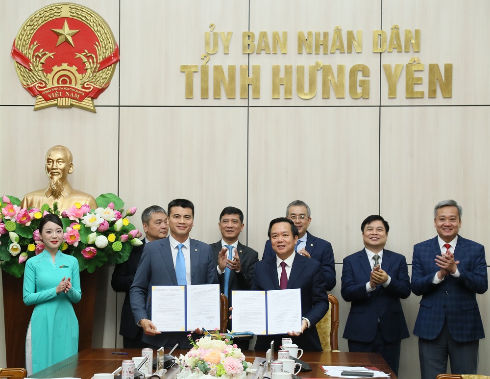   UBND tỉnh ký kết biên bản thỏa thuận hợp tác với Vietnam Airlines giai đoạn 2026 - 2030