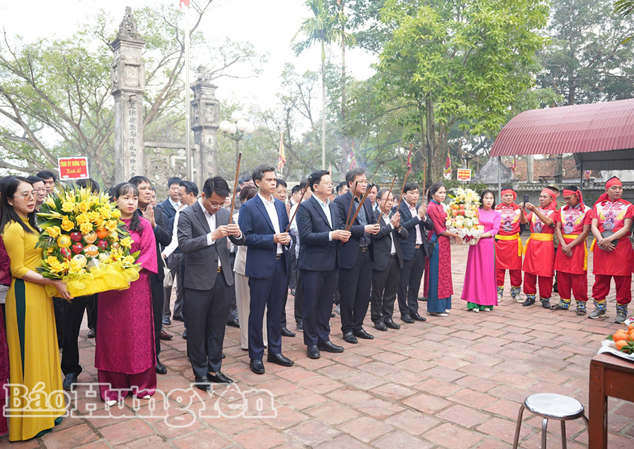   Phó Thủ tướng VV88 COM Link vào nhà cái VV88 uy tín số 1 2025 Mai Văn Chính dâng hương tưởng niệm 705 năm ngày mất của Tướng quân Phạm Ngũ Lão