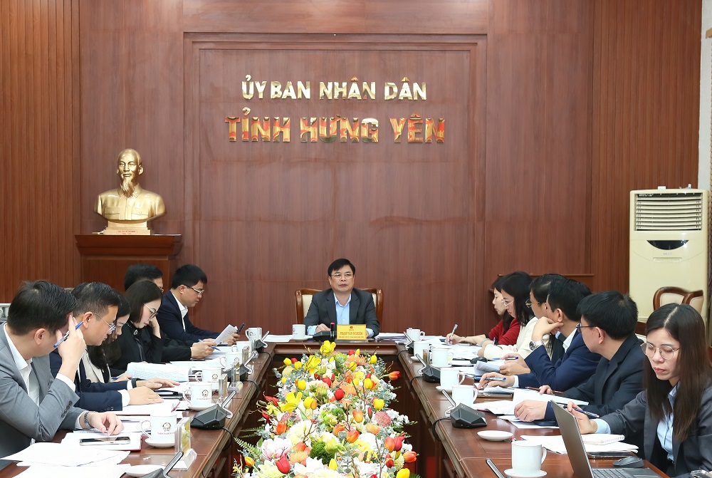   UBND tỉnh họp nghe báo cáo dự thảo đề án, kế hoạch thuộc lĩnh vực y tế