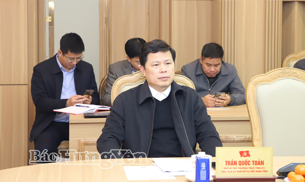 Các đại biểu tham dự cuộc họp.