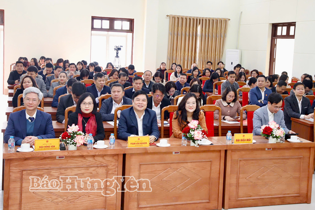 Các đại biểu dự hội nghị.