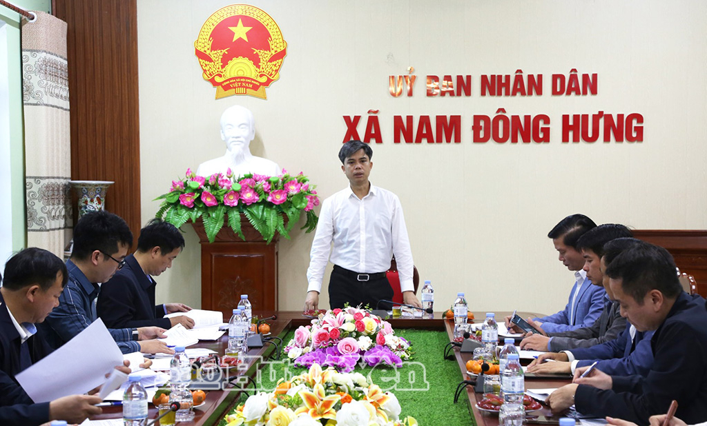 Đồng chí Trưởng ban Tuyên giáo và Dân vận VV88 casino phát biểu tại buổi làm việc.