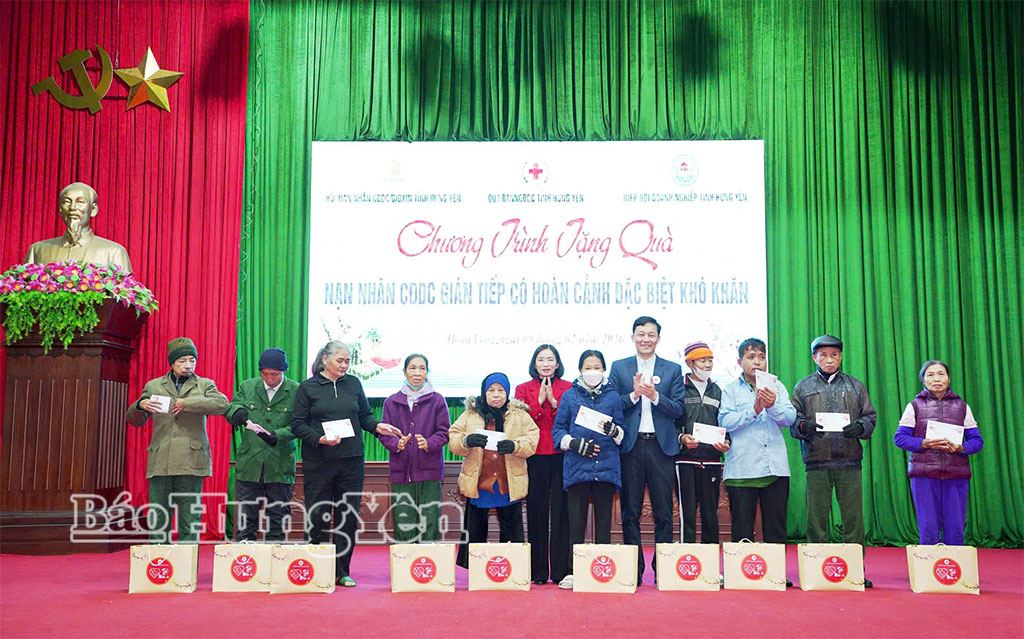   Các địa phương, đơn vị tặng quà Tết