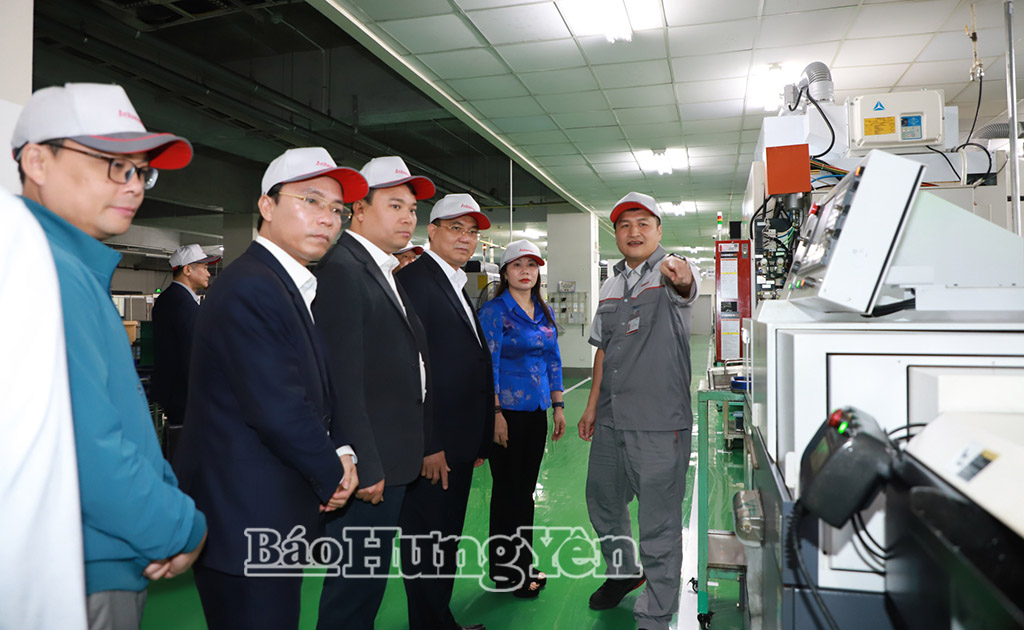   Phó Chủ tịch UBND tỉnh Lê Quang Hòa thăm, động viên VV88 it com thể thao, live casino, slot, bắn cá, xổ số dịp Xuân mới