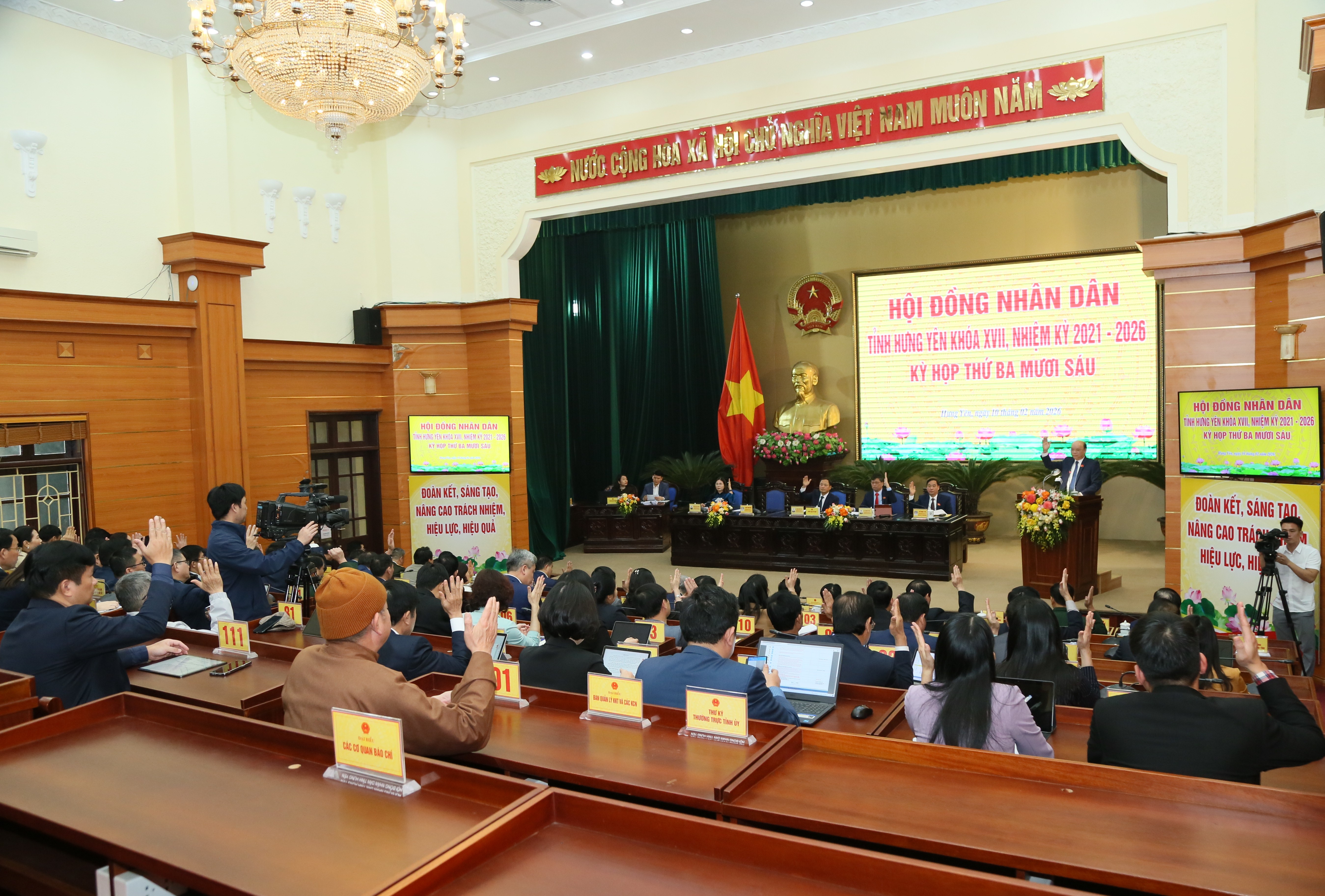   Kỳ họp thứ 36 HĐND tỉnh khóa XVII thông qua 8 nghị quyết quan trọng