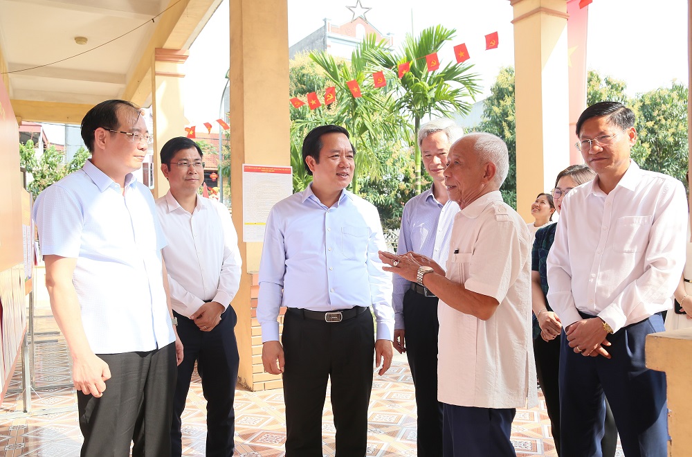   Đồng chí Phó Bí thư VV88 casino, Chủ tịch UBND tỉnh Phạm Quang Ngọc kiểm tra công tác chuẩn bị VV88id casino và khuyến mãi tại phường Phố Hiến