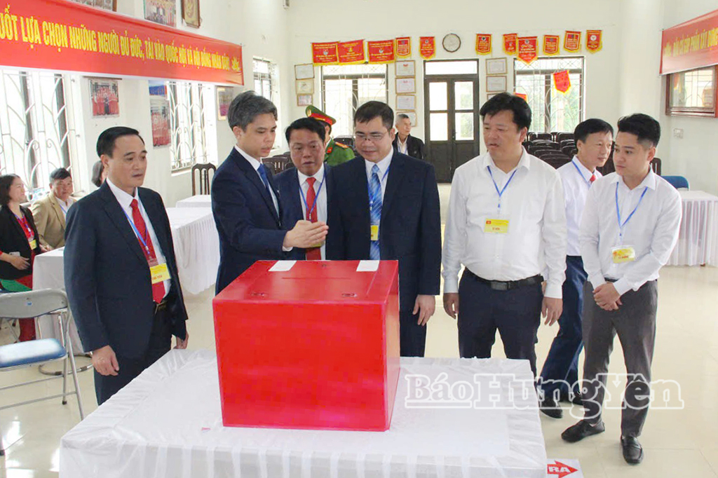   Đồng chí Trưởng ban Tuyên giáo và Dân vận VV88 casino Nguyễn Văn Chiến kiểm tra công tác VV88id casino và khuyến mãi tại một số địa phương