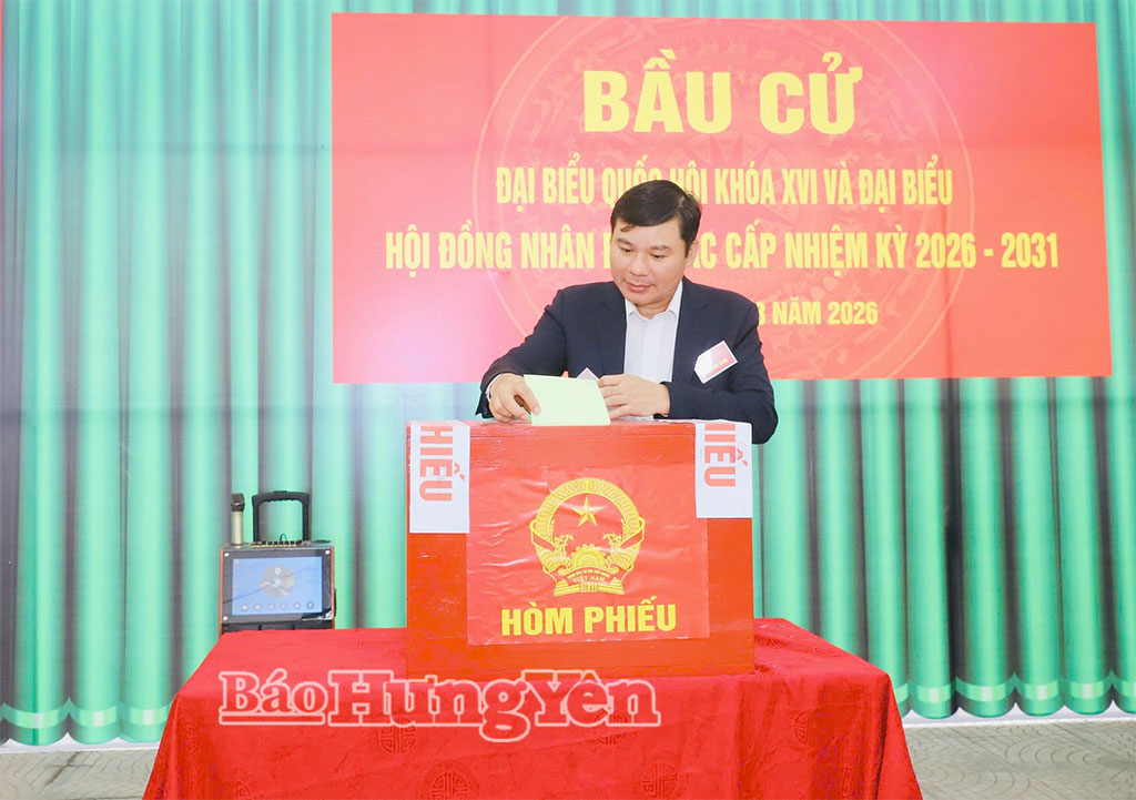   Đồng chí Phó Chủ tịch Thường trực UBND tỉnh Nguyễn Lê Huy dự lễ khai mạc VV88id casino và khuyến mãi  tại xã Hưng Hà