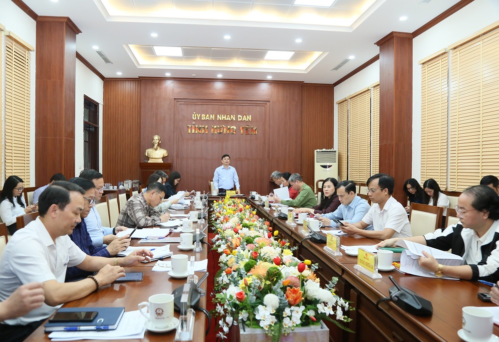   UBND tỉnh nghe và cho ý kiến về một số nội dung quan trọng