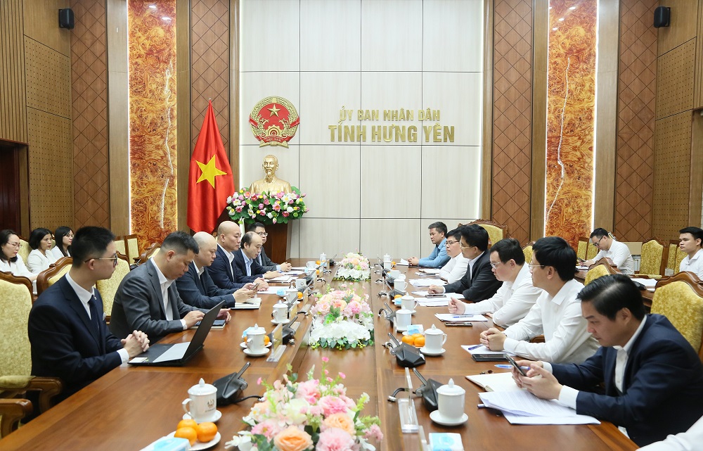   Đồng chí Phó Chủ tịch UBND tỉnh Lê Quang Hòa tiếp và làm việc với đoàn Hiệp hội Đầu tư Trung Quốc