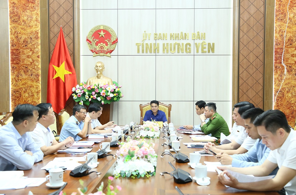   UBND tỉnh họp về tình hình hoạt động kinh doanh xăng dầu trên địa bàn