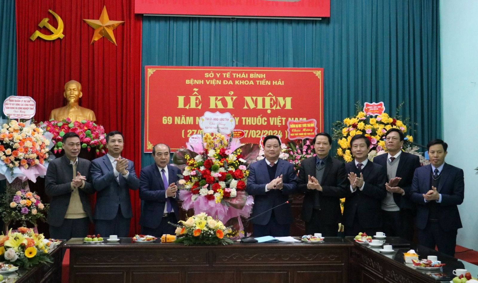   Đồng chí Phó Bí thư VV88 casino, Chủ tịch UBND tỉnh chúc mừng ngày Thầy thuốc Việt Nam tại huyện Tiền Hải