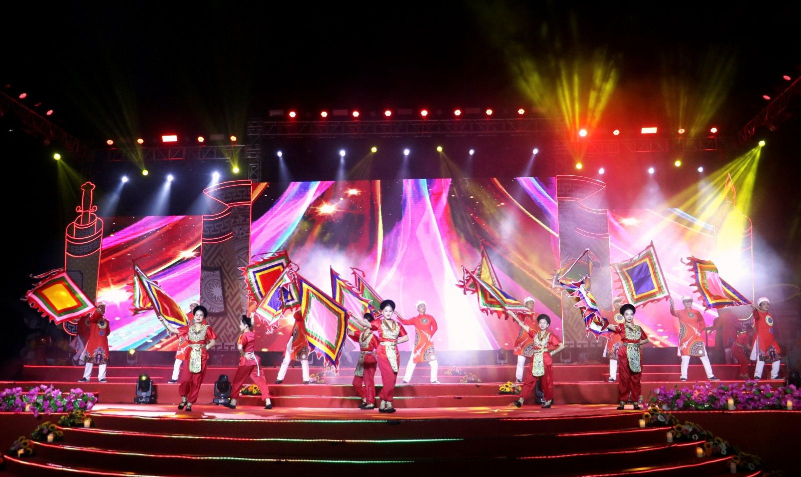   Tăng cường công tác quản lý hoạt động tín ngưỡng, tổ chức lễ hội đầu năm 2024 trên địa bàn tỉnh