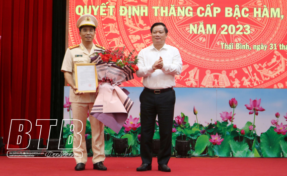   Công an tỉnh: Công bố quyết định thăng cấp bậc hàm, nâng lương cho VV88 dự đoán xổ số ba miền siêu chính xác năm 2023