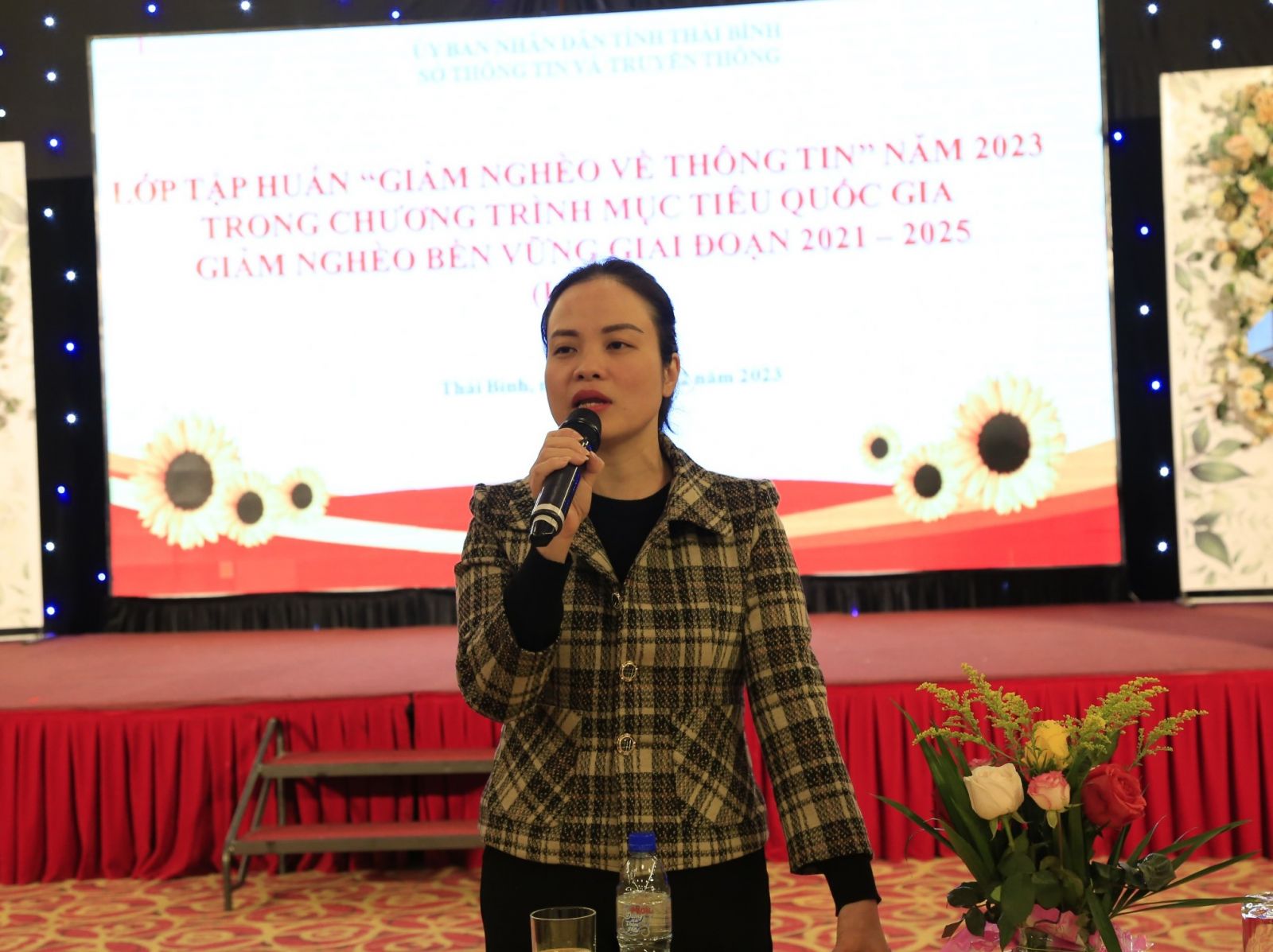   Tập huấn giảm nghèo về thông tin năm 2023