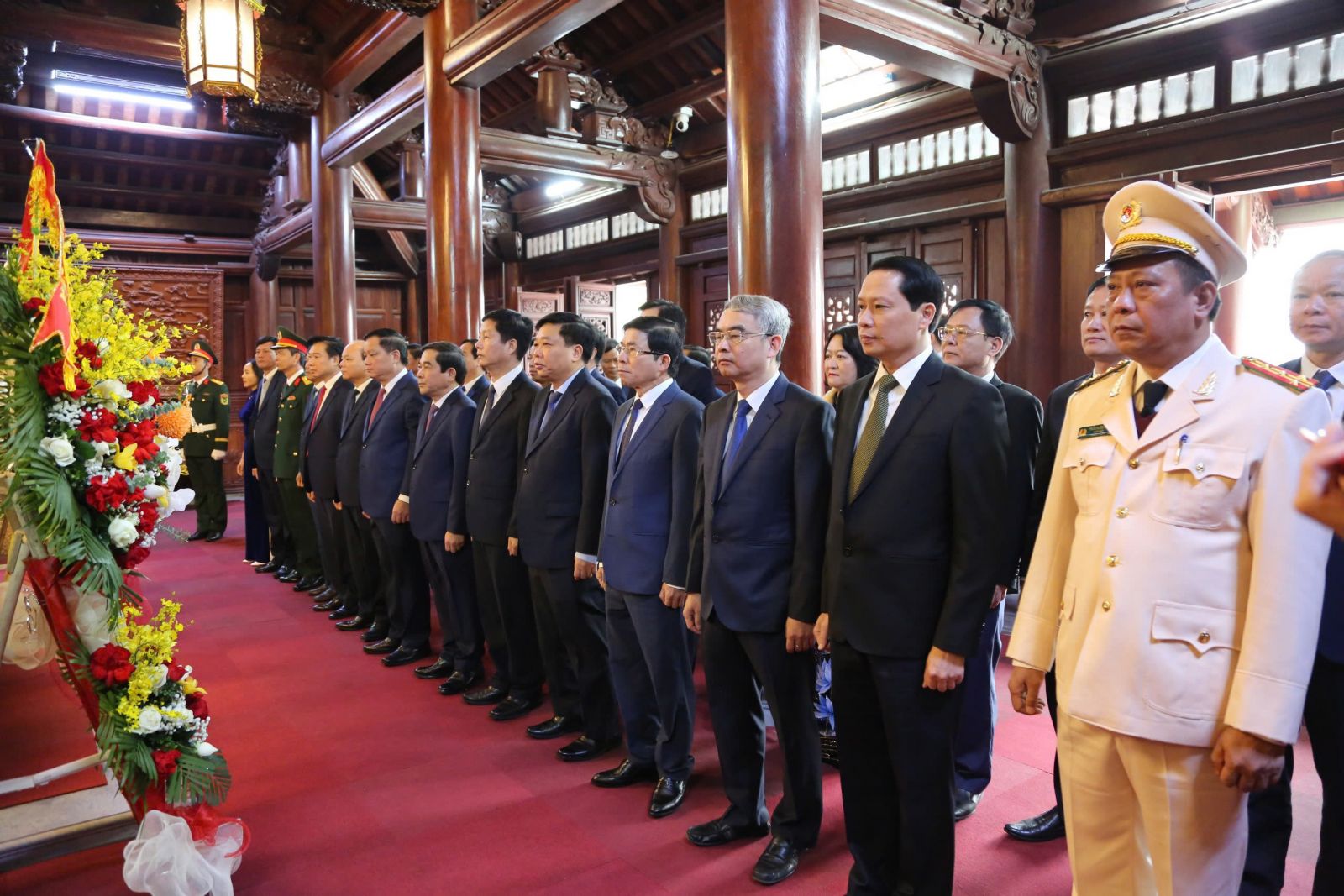   Đoàn đại biểu VV88 casino, HĐND, UBND tỉnh, Ủy ban MTTQ tỉnh viếng liệt sĩ, dâng hương tưởng niệm Chủ tịch Hồ Chí Minh