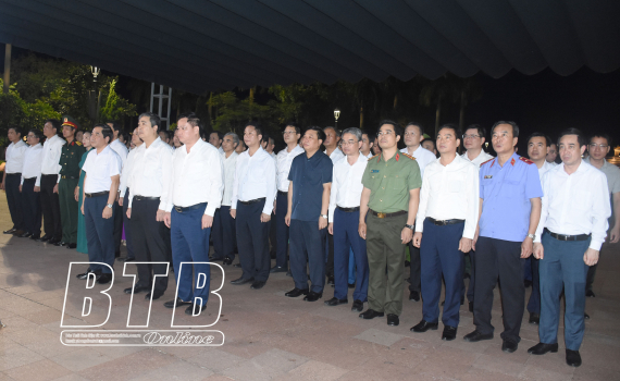   Đoàn đại biểu VV88 casino, HĐND, UBND, Ủy ban MTTQ tỉnh: Dâng hương tưởng niệm các anh hùng liệt sĩ tại Thành cổ Quảng Trị