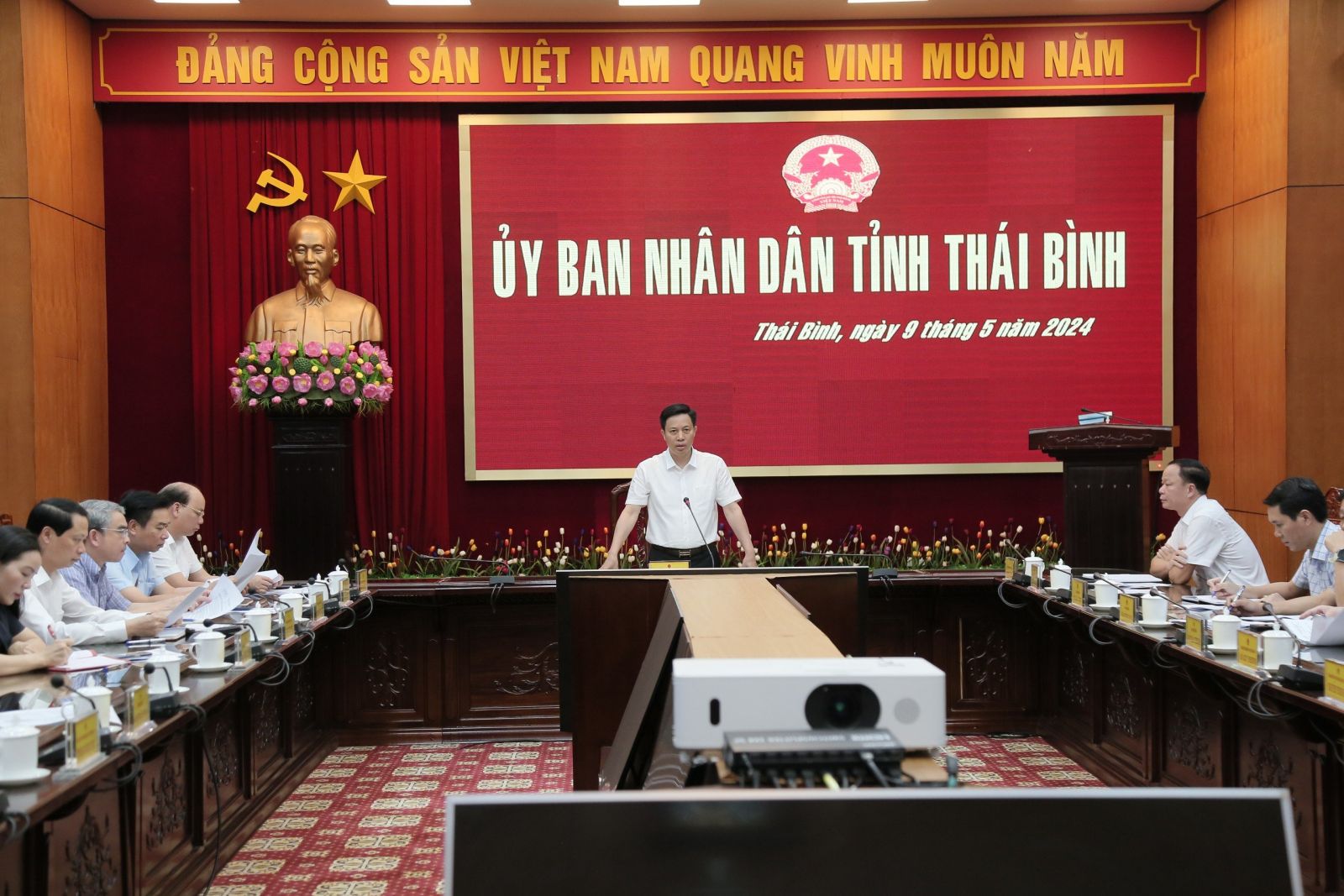   Họp xét, công nhận xã đạt chuẩn nông thôn mới nâng cao