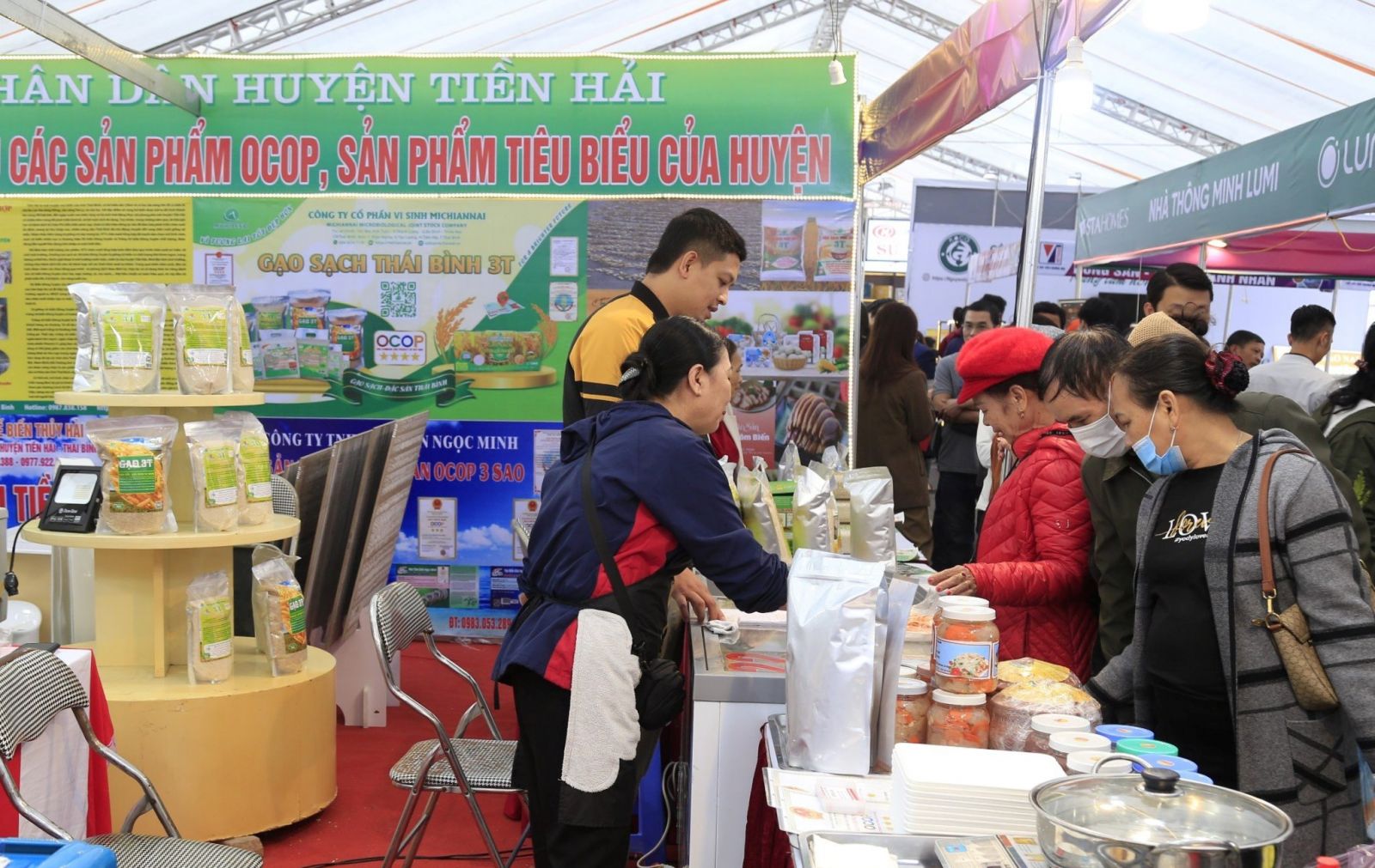   Bình ổn thị trường đáp ứng nhu cầu mua sắm các mặt hàng thiết yếu phục vụ đời sống nhân dân