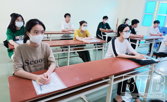   Kỳ thi tuyển sinh vào lớp 10 THPT công lập năm học 2023-2024: Hơn 20.000 thí sinh làm thủ tục dự thi