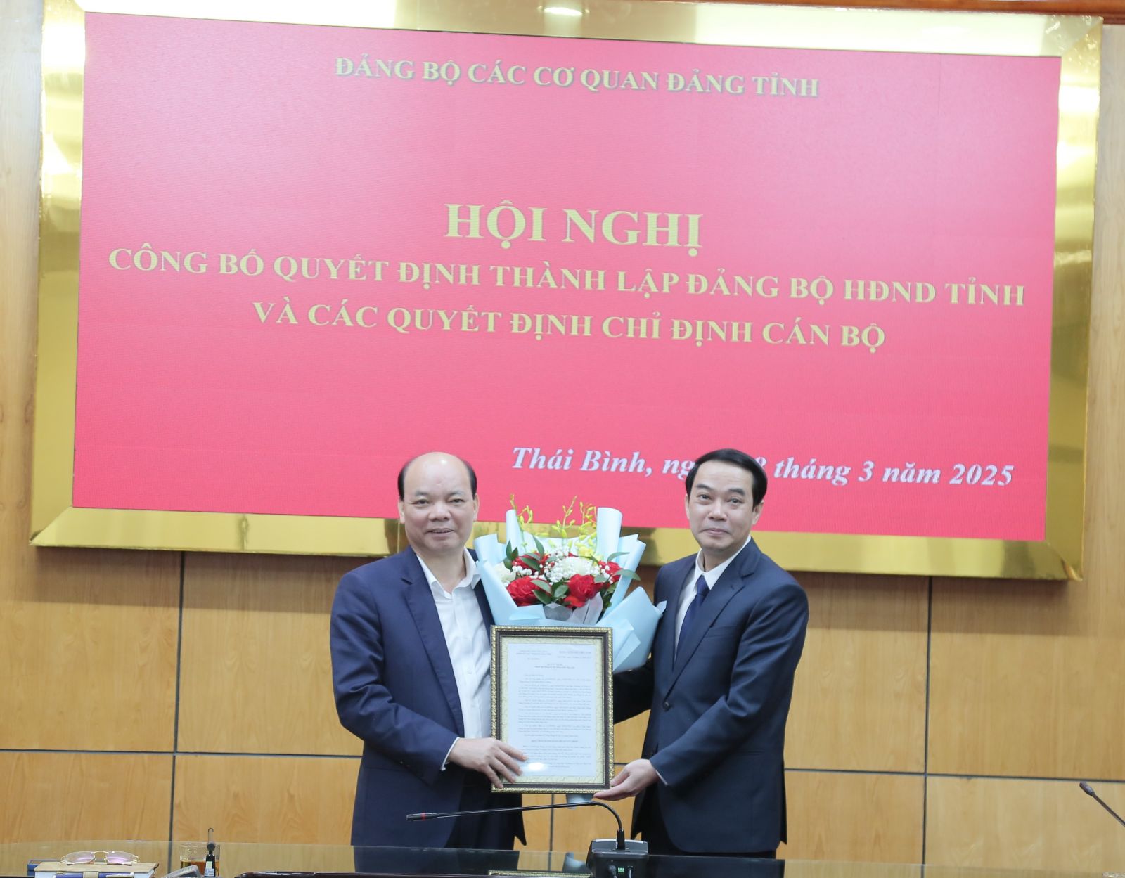   Công bố quyết định thành lập Đăng ký VV88 tặng 88k Hội đồng nhân dân tỉnh