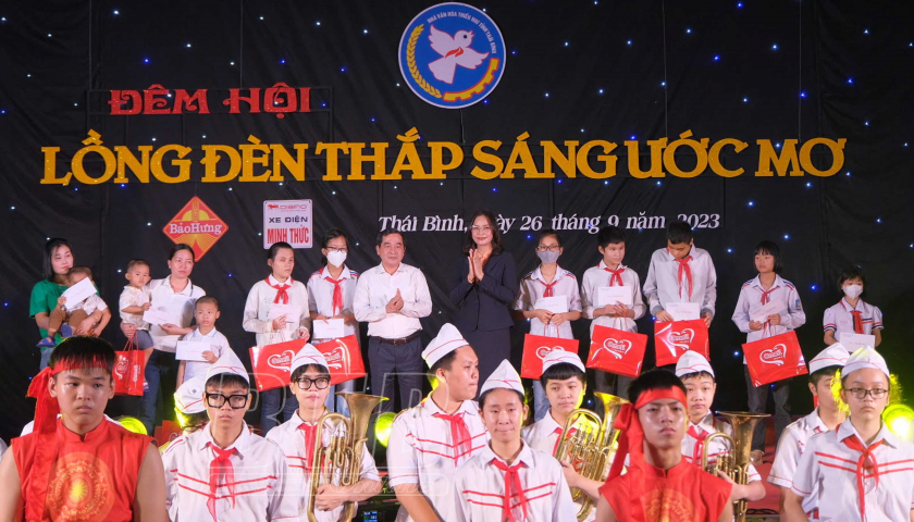   Đêm hội trăng rằm với chủ đề 