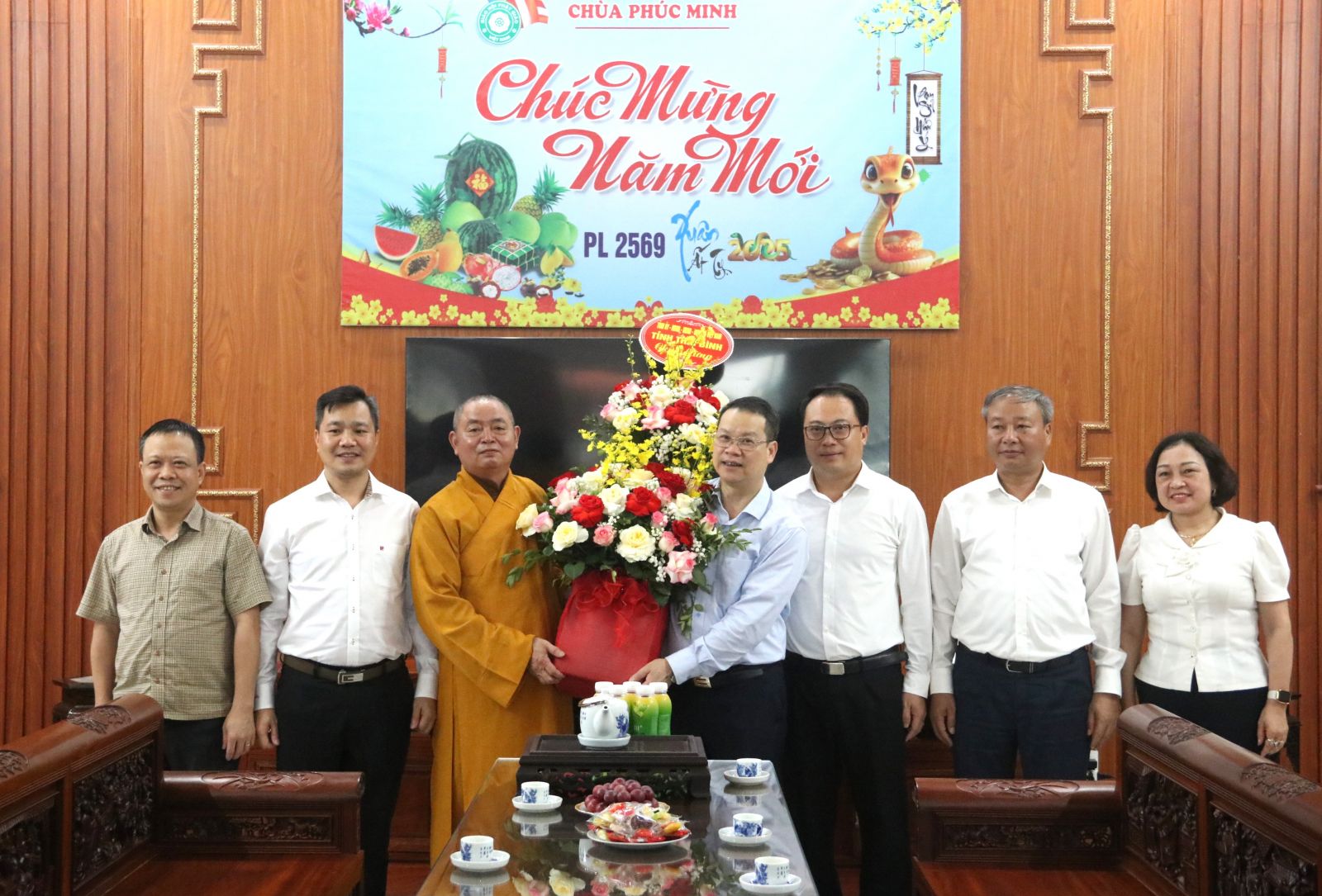   Đồng chí Nguyễn Mạnh Hùng, Phó Bí thư VV88 casino, Chủ tịch UBND tỉnh chúc mừng Phật đản Phật lịch 2569 – Dương lịch 2025 tại huyện Vũ Thư