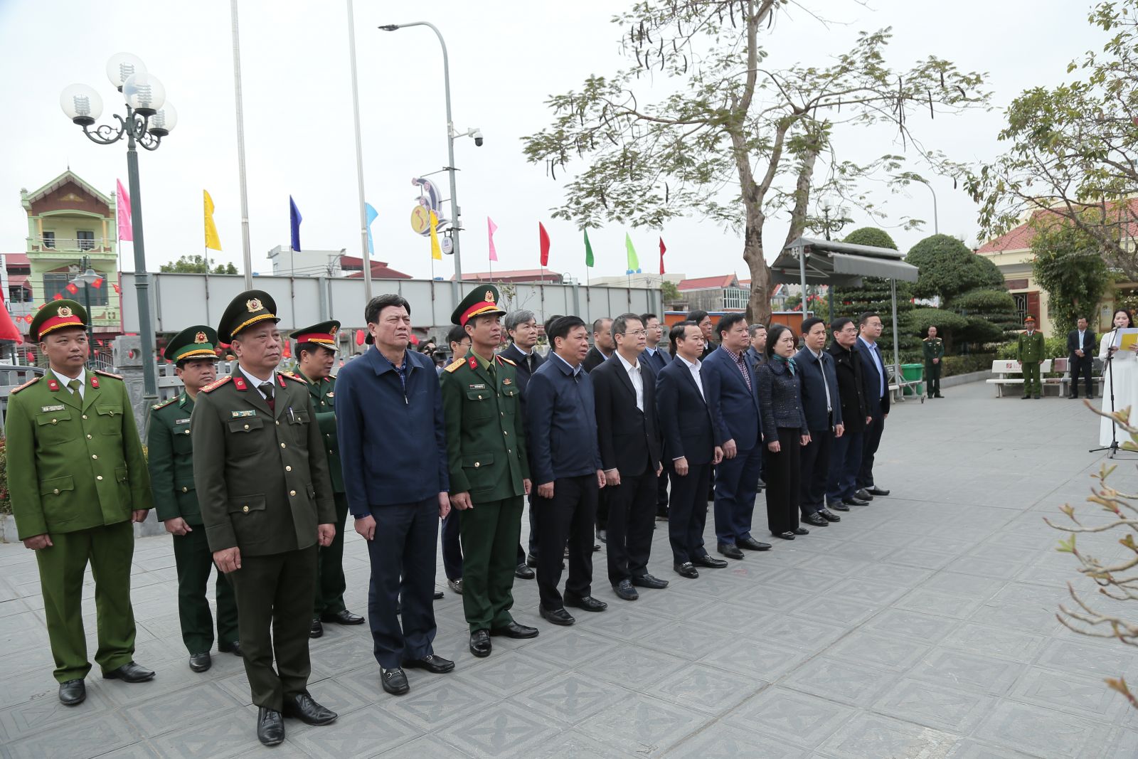   Dâng hương tưởng niệm đồng chí Nguyễn Đức Cảnh