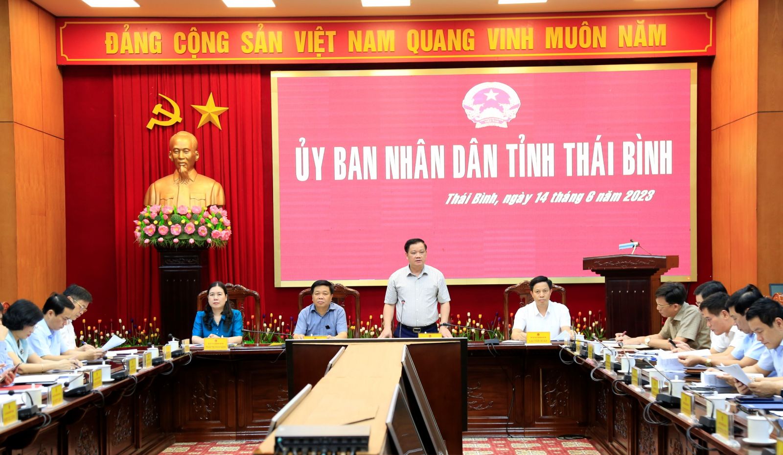   Uỷ ban nhân dân tỉnh: Nghe và cho ý kiến về một số nội dung quan trọng