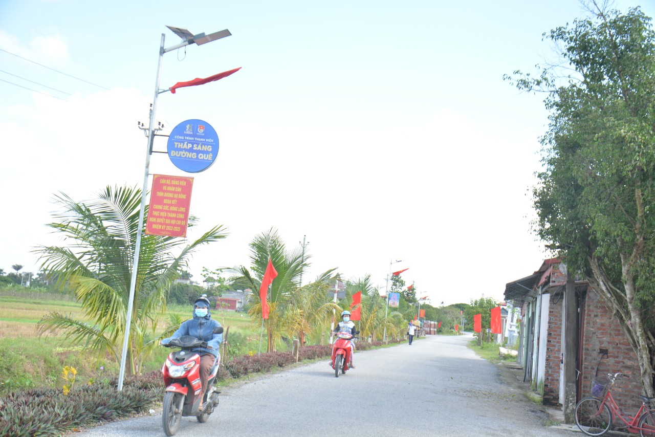   Hơn 1.120km lắp đặt đèn điện chiếu sáng theo chương trình “Thắp sáng đường quê”