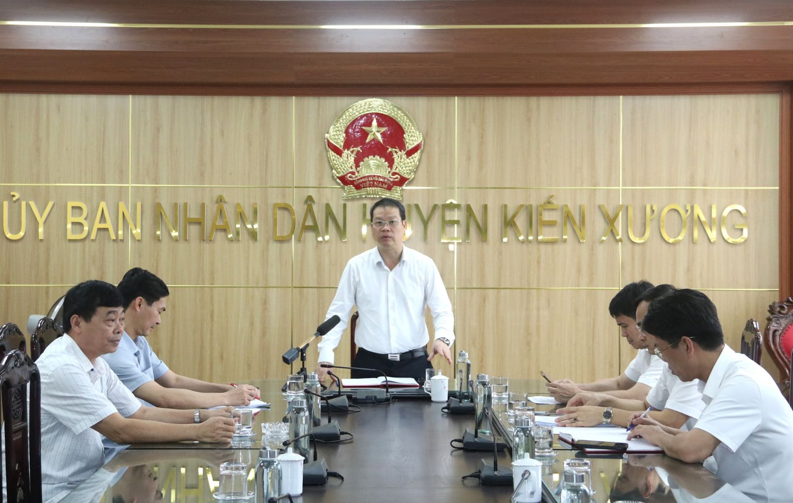   Đồng chí Nguyễn Mạnh Hùng, Phó Bí thư VV88 casino, Chủ tịch UBND tỉnh kiểm tra công tác lấy ý kiến nhân dân về sắp xếp đơn vị hành chính cấp tỉnh, cấp xã