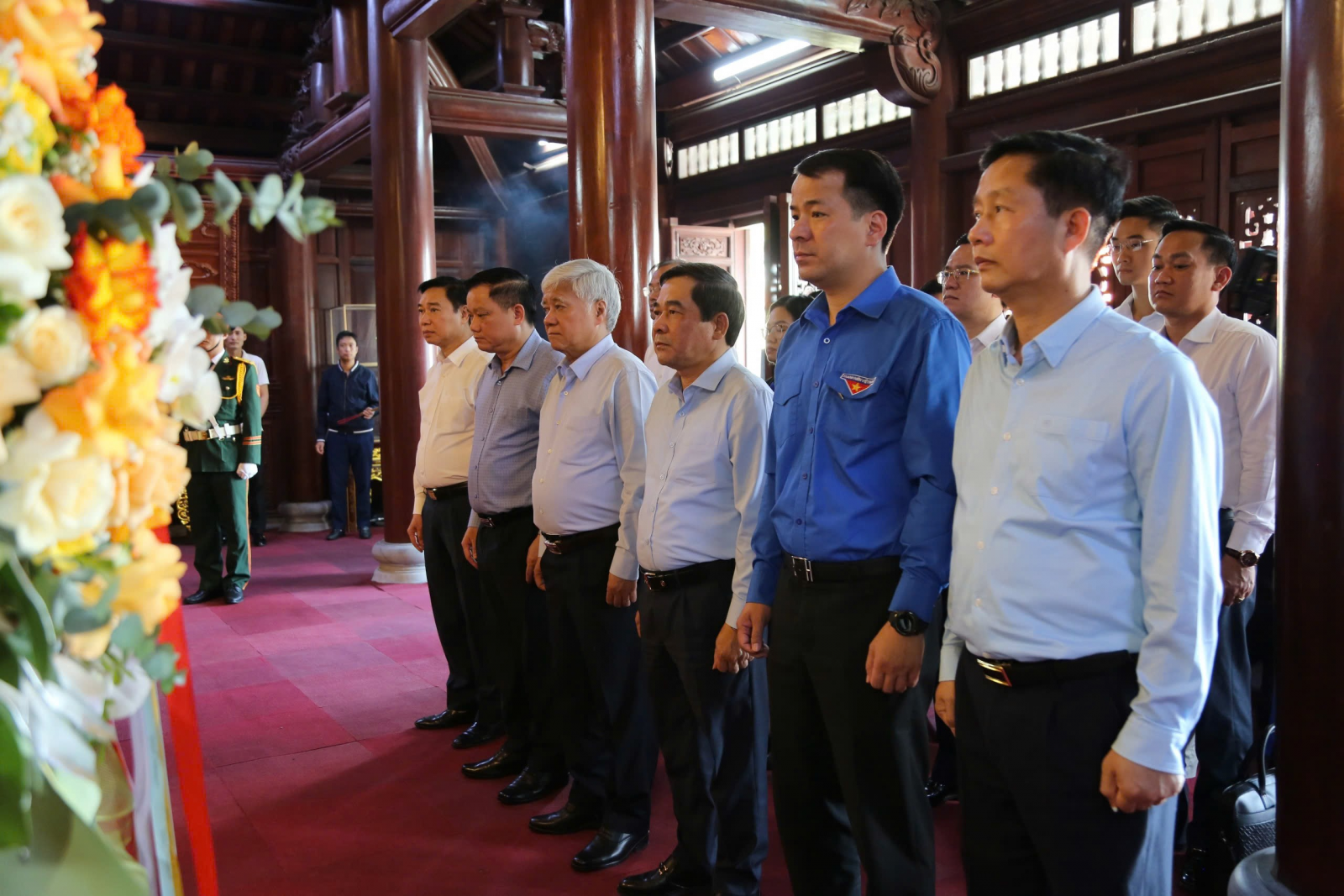   Đồng chí Đỗ Văn Chiến, Ủy viên Bộ VV88 đăng ký nhận ngay 58k, Bí thư Trung ương Đảng, Chủ tịch Ủy ban Trung ương MTTQ Việt Nam dâng hương, dâng hoa tưởng niệm Chủ tịch Hồ Chí Minh, viếng các anh hùng liệt sĩ