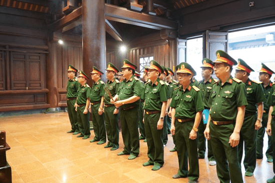   Bộ CHQS tỉnh: Dâng hương tưởng niệm các anh hùng liệt sĩ tại tỉnh Điện Biên