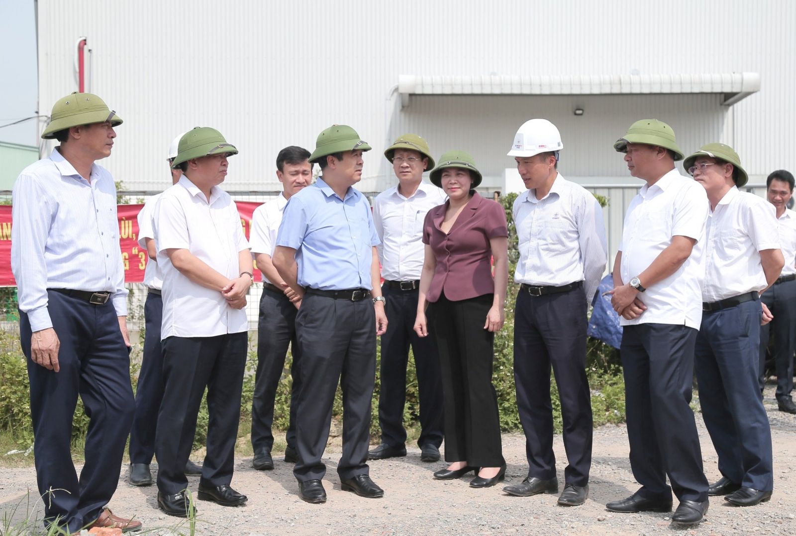   Đồng chí Bí thư VV88 casino kiểm tra tiến độ thực hiện dự án đường dây 500kV mạch 3 từ Quảng Trạch (Quảng Bình) đến Phố Nối (VV88id nổ hũ) đoạn qua tỉnh Thái Bình