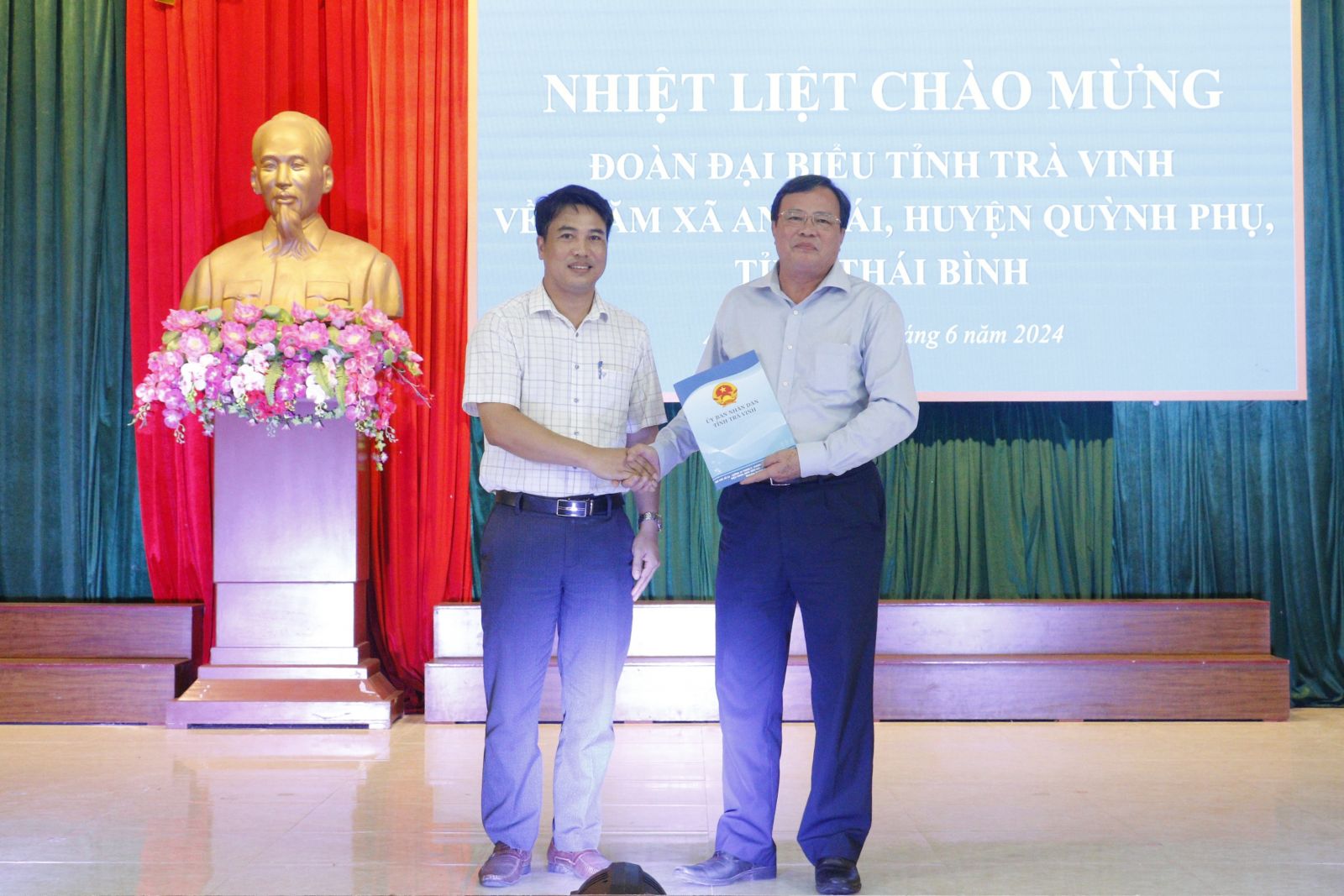   Đoàn đại biểu tỉnh Trà Vinh thăm xã An Thái - xã nông thôn mới kiểu mẫu của tỉnh Thái Bình