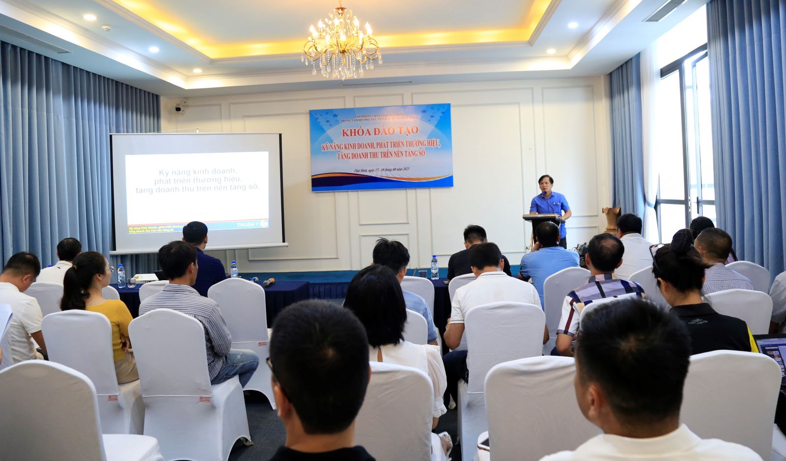   Khóa đào tạo kỹ năng kinh doanh, phát triển thương hiệu, tăng doanh thu trên nền tảng số