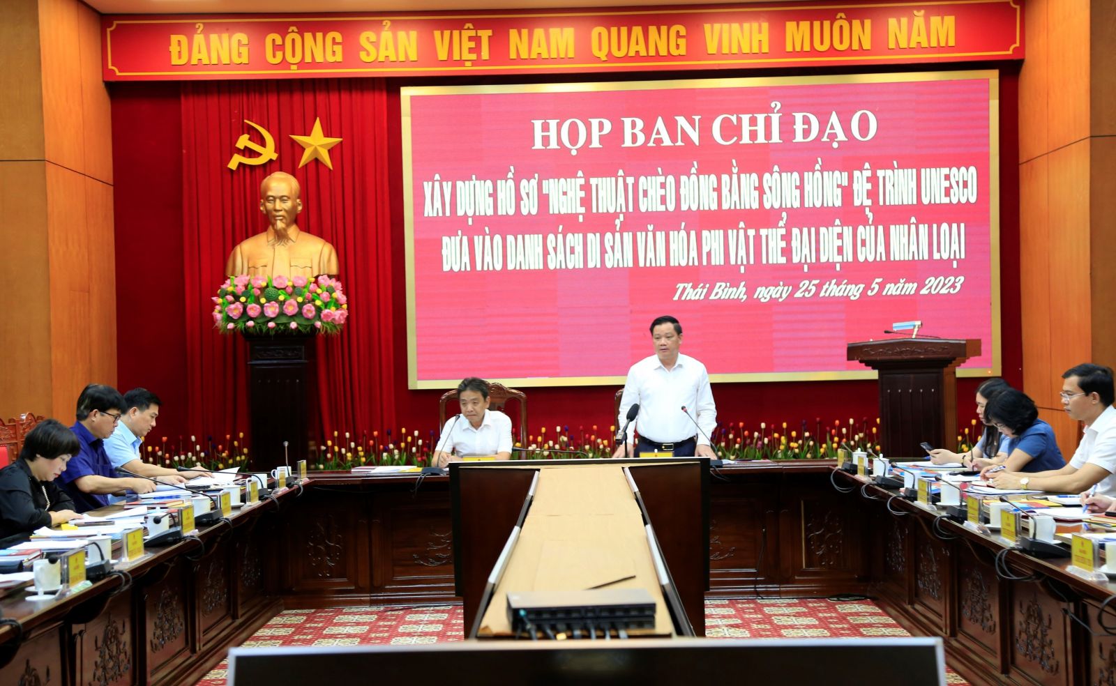   Họp  Ban chỉ đạo xây dựng hồ sơ “ Nghệ thuật chèo đồng bằng sông Hồng” đệ trình UNESCO đưa vào danh sách di sản văn hóa phi vật thể đại diện của nhân loại