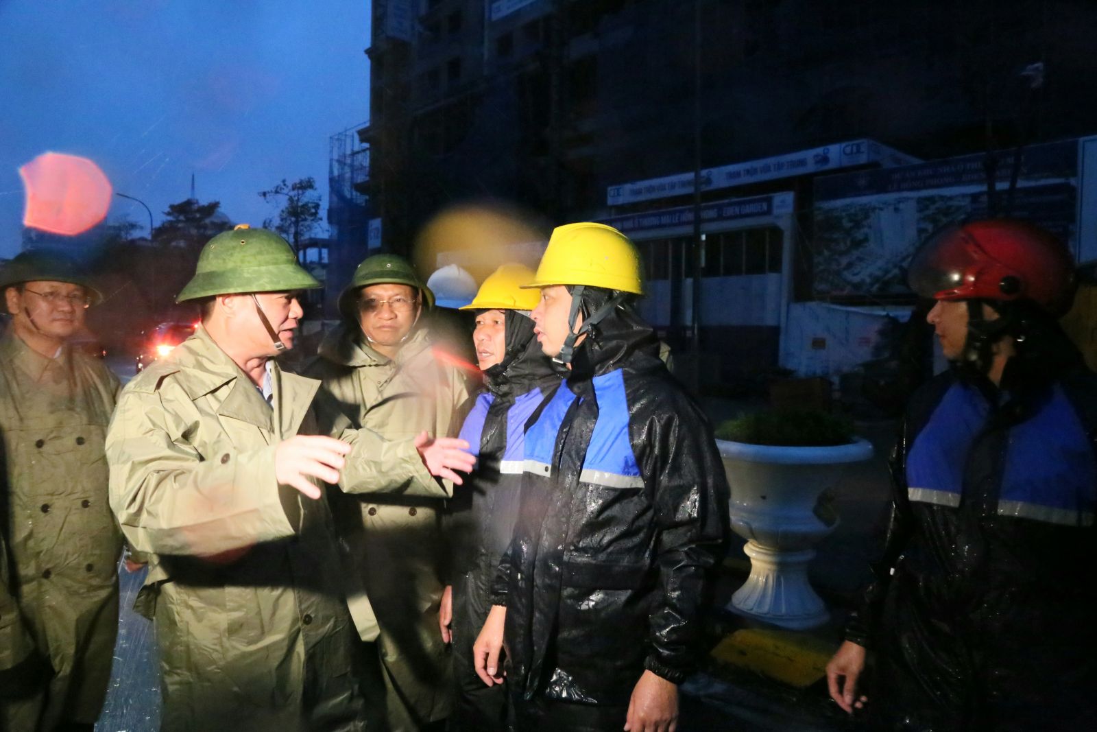   Đồng chí Phó Bí thư VV88 casino, Chủ tịch UBND tỉnh kiểm tra, chỉ đạo công tác khắc phục hậu quả do bão gây ra trên địa bàn thành phố Thái Bình