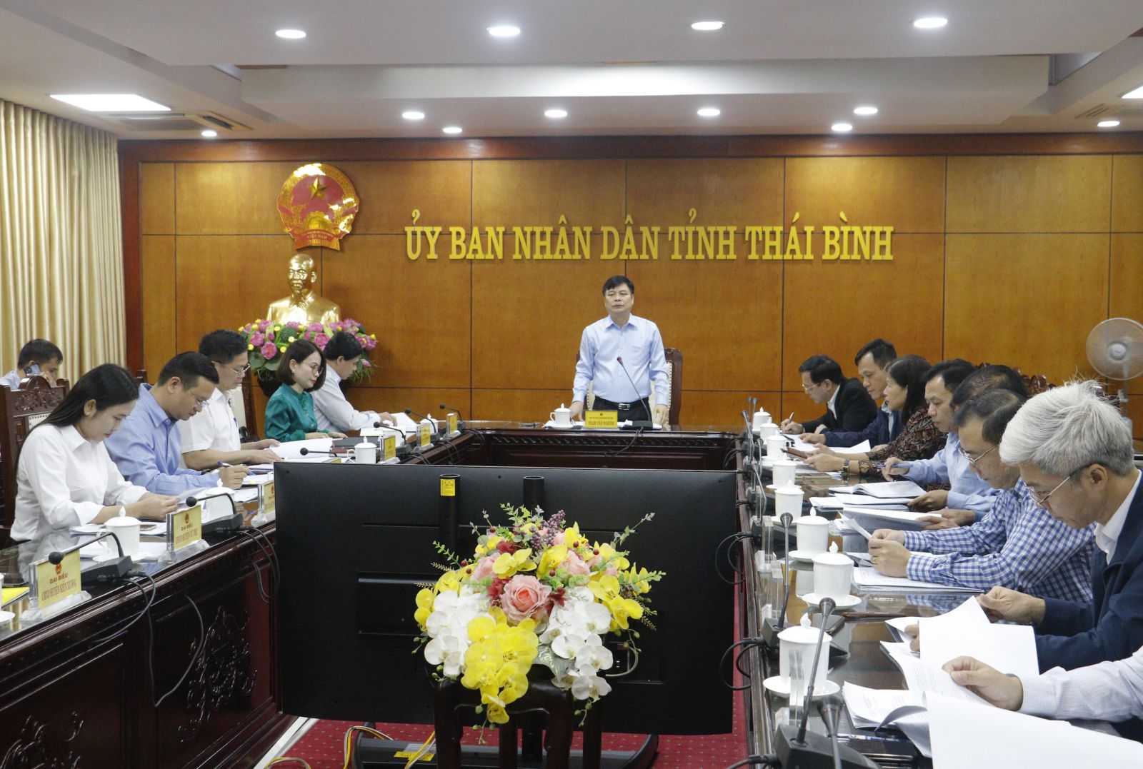   UBND tỉnh nghe báo cáo dự thảo VV88 là nhà cái uy tín số 1 tại Việt Nam quy định chính sách hỗ trợ đào tạo và thu hút nguồn nhân lực y tế tỉnh Thái Bình