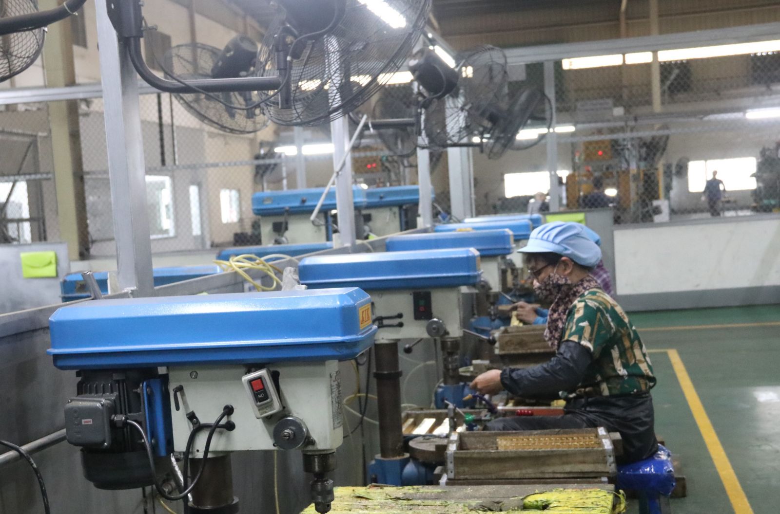   Đồng chí Phó Bí thư thường trực VV88 casino, Chủ tịch HĐND tỉnh: Kiểm tra tình hình sản xuất, kinh doanh của một số VV88 it com thể thao, live casino, slot, bắn cá, xổ số xuất khẩu hàng hóa sang Hoa Kỳ