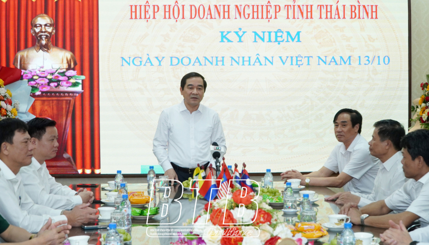   Các đồng chí lãnh đạo tỉnh: Chúc mừng các doanh nhân, VV88 it com thể thao, live casino, slot, bắn cá, xổ số nhân ngày Doanh nhân Việt Nam