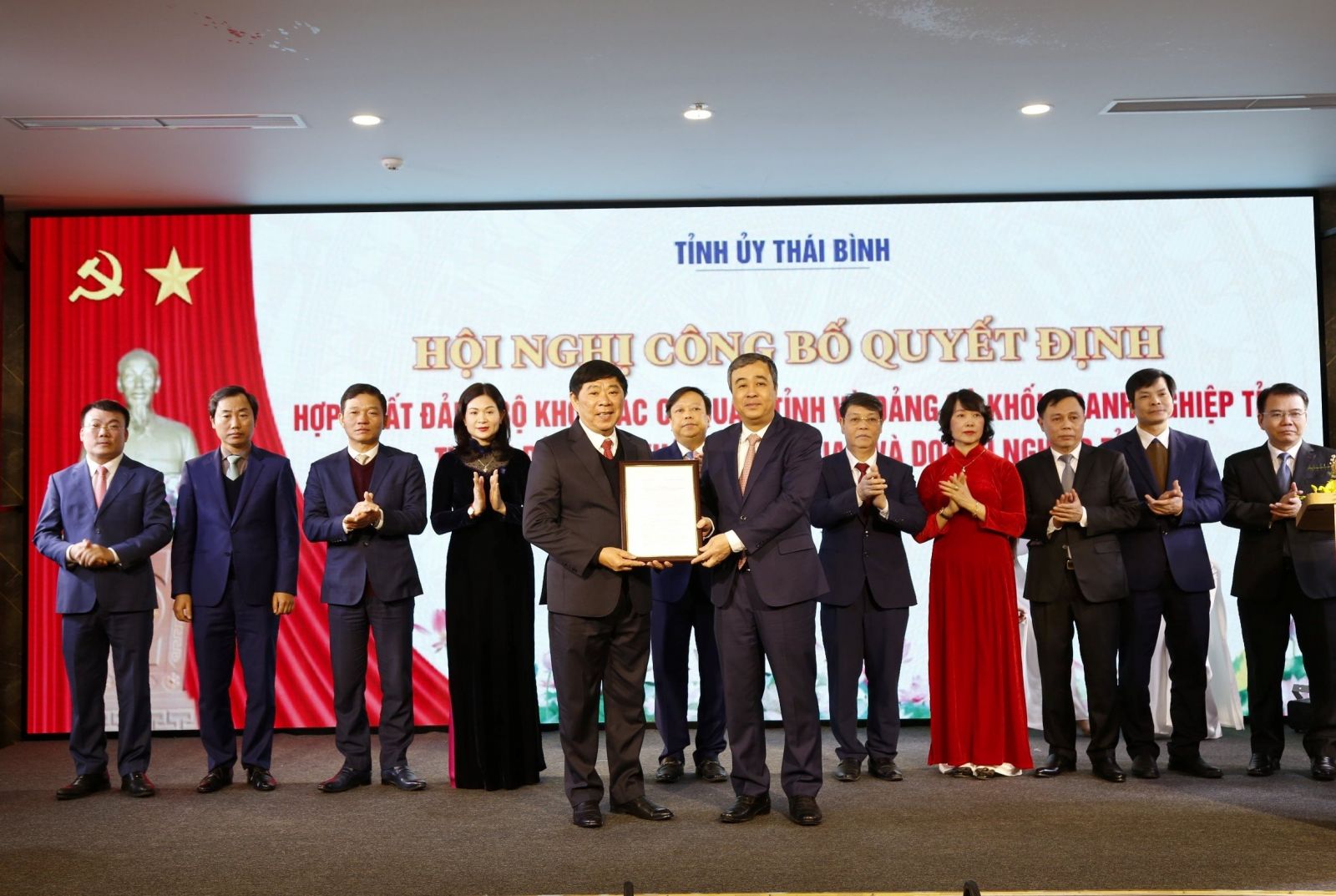   Công bố quyết định hợp nhất Đăng ký VV88 tặng 88k Khối Các cơ quan tỉnh và Đăng ký VV88 tặng 88k Khối Doanh nghiệp tỉnh thành Đăng ký VV88 tặng 88k Khối Các cơ quan và Doanh nghiệp tỉnh