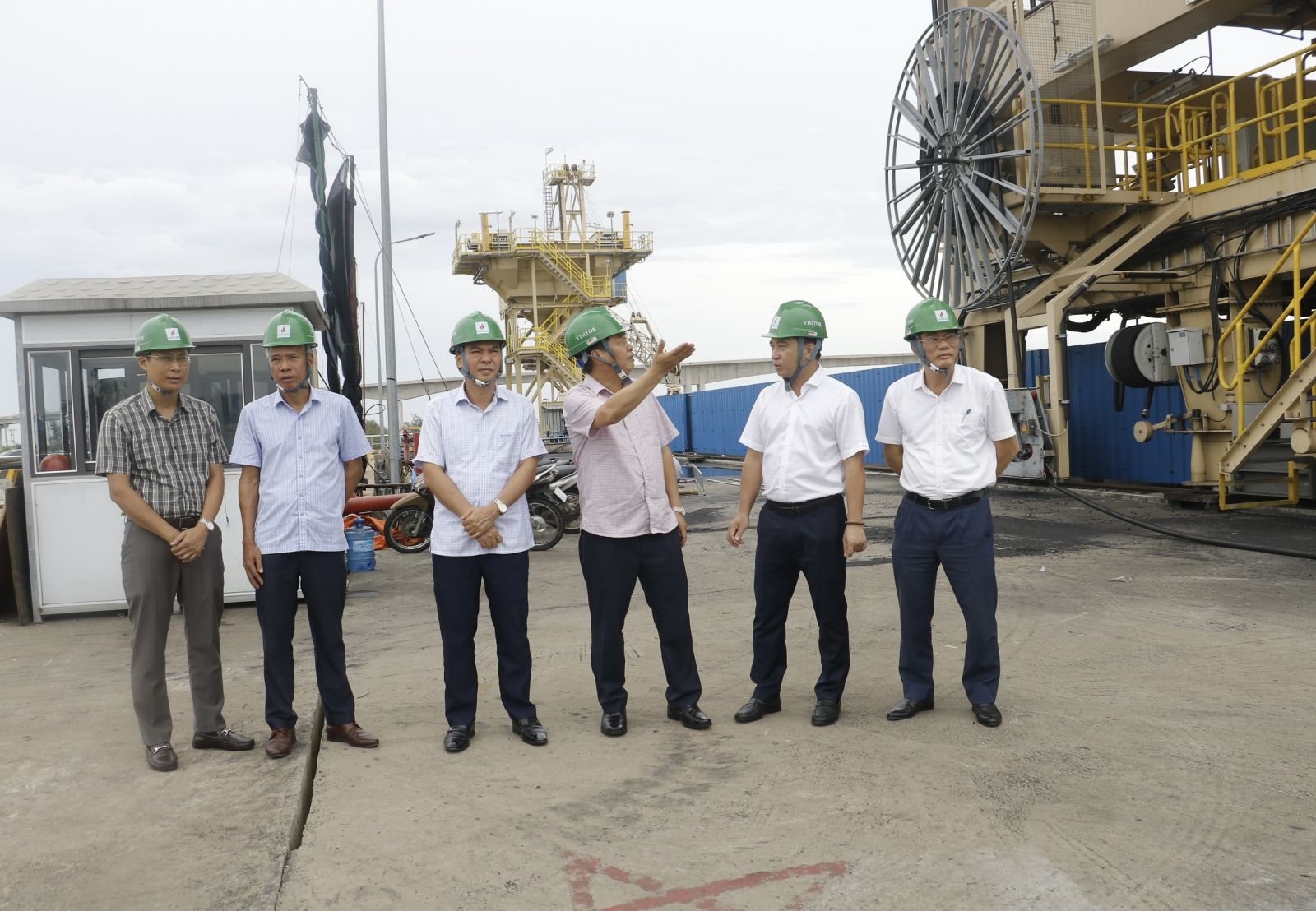   Kiểm tra, động viên các đơn vị VV88 it com thể thao, live casino, slot, bắn cá, xổ số khắc phục hậu quả bão số 3