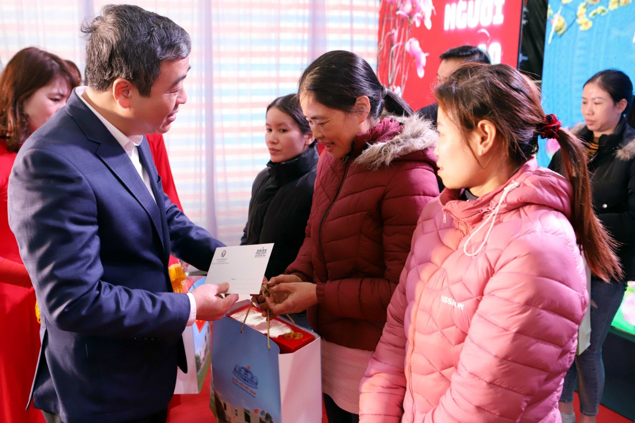   Liên đoàn Lao động tỉnh:  Tổ chức chương trình “Tết sum vầy - xuân chia sẻ” cho đoàn viên, người lao động