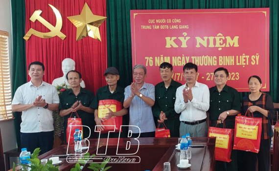   Trao 11 suất quà cho thương binh, bệnh binh nặng tại Bắc Giang và Bắc Ninh