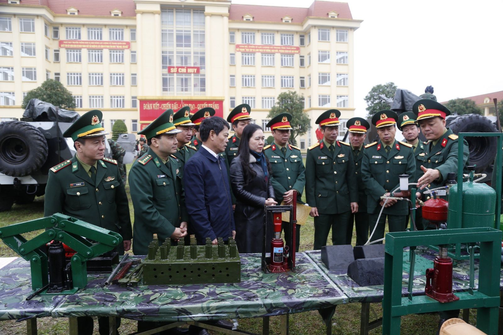   Lực lượng vũ trang tỉnh ra quân huấn luyện năm 2024 và phát động cao điểm “Tiếp bước chiến sĩ Điện Biên, tiến lên giành 3 nhất”