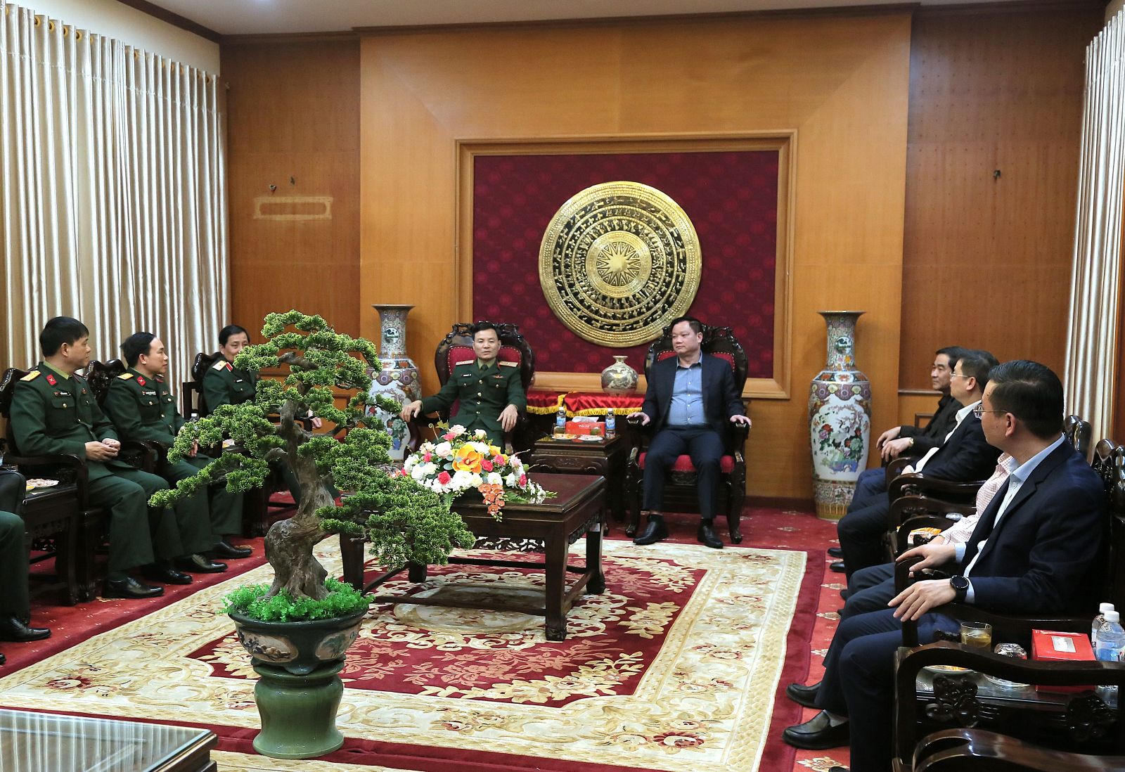   Thường trực VV88 casino tiếp và làm việc với lãnh đạo VV88 đăng ký nhận 68k Quân khu 3