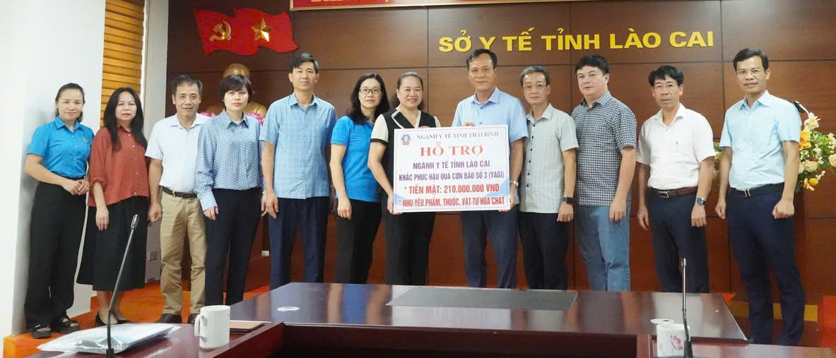   Ngành Y tế Thái Bình trao quà hỗ trợ ngành y tế tỉnh Lào Cai, Cao Bằng khắc phục hậu quả sau bão số 3